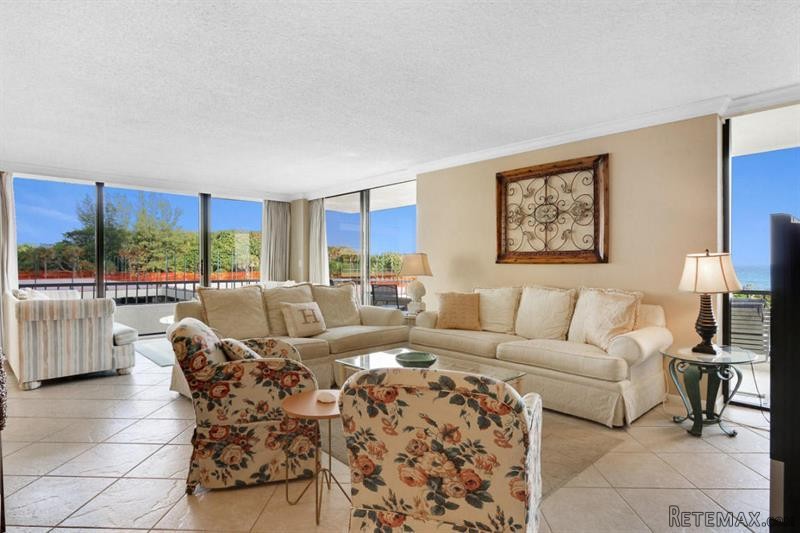 2 bedroom Residence For Sale: Singer.. - 2