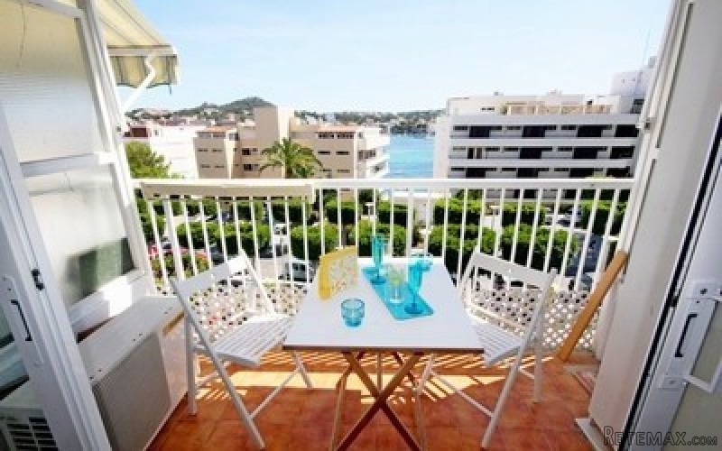 Apartment in Santa Ponsa with sea views