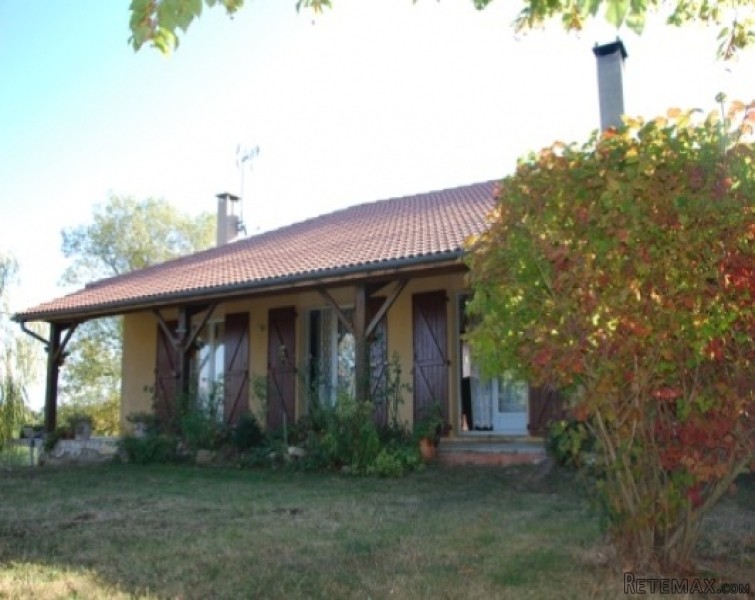 Private house with pool, Pyrenees views..