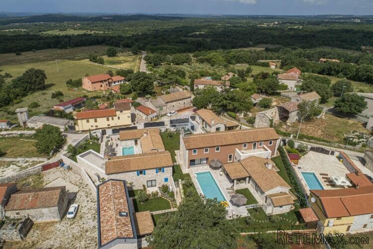 Istra,Kanfanar-Stambeno turistički kompleks sa 6 objekata - 3