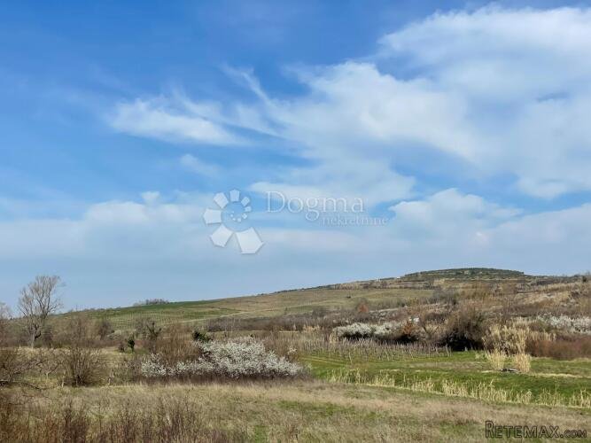 Prostrano zemljište s pomoćnim objektom - 3