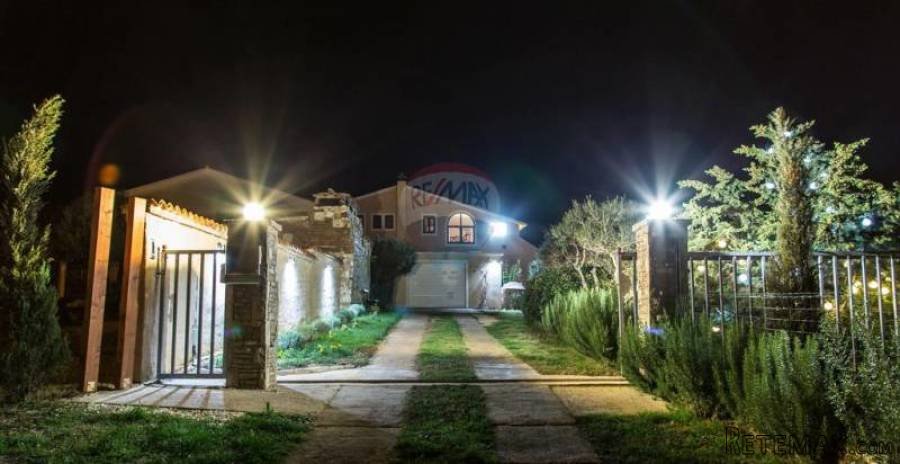 ISTRA, BANJOLE, apartmanska kuća s restoranom - 3
