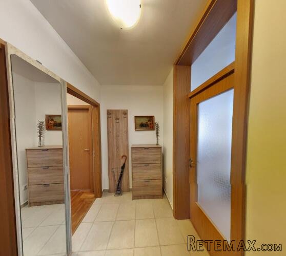 Na prodaju dvosoban stan površine 76m² + terasa – Bar