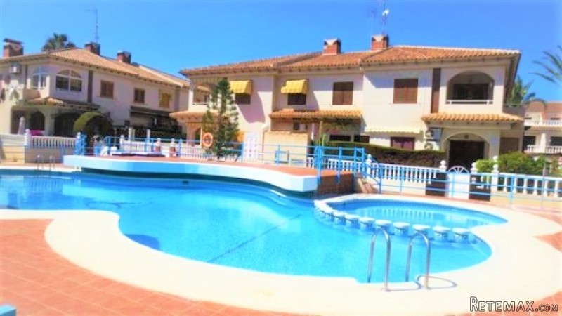 Los Altos 2 Beds Top Floor Bungalow..