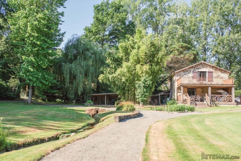 7 Bedroom Country House For Sale