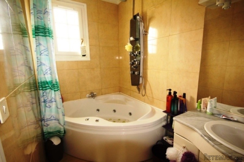 A 4 Bedromm Villa Property For Sale.. - 2