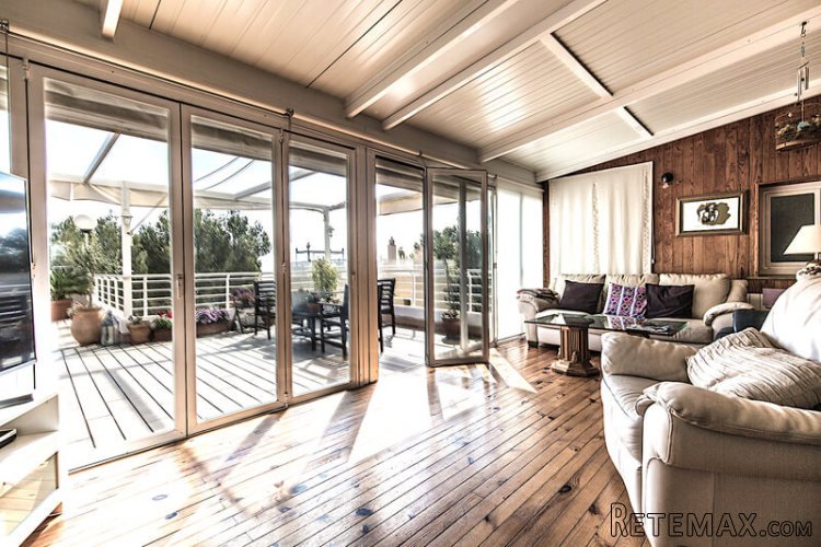 An apartment with sea views and a large terrace in Cas.. - 2