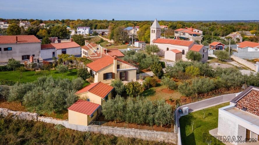 Istra, Kavran - kuća sa velikom okućnicom - 3