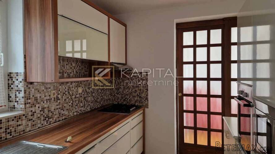 Rijeka, Škurinje, adaptirana kuća s 3 stana i garažom - 3