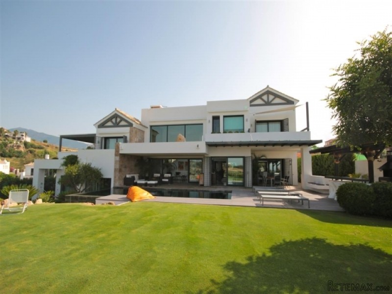 5 Bedroom Villa For Sale Situated In..
