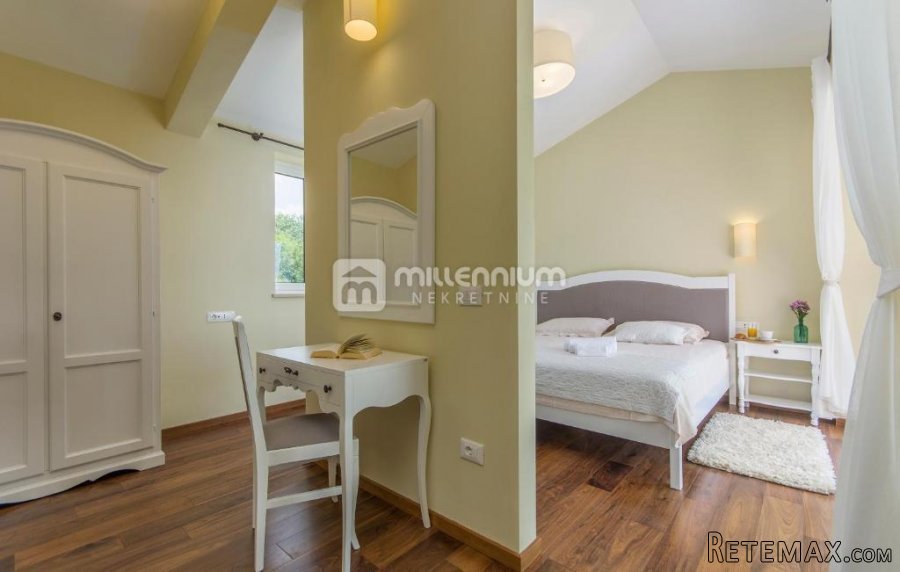 Istra, Višnjan, 350m2, samostojeća vila s bazenom - 9