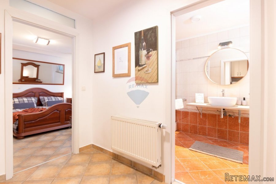 OPATIJA, Centar - Etaža Ville sa 4 apartmana sa prekrasnim p - 9