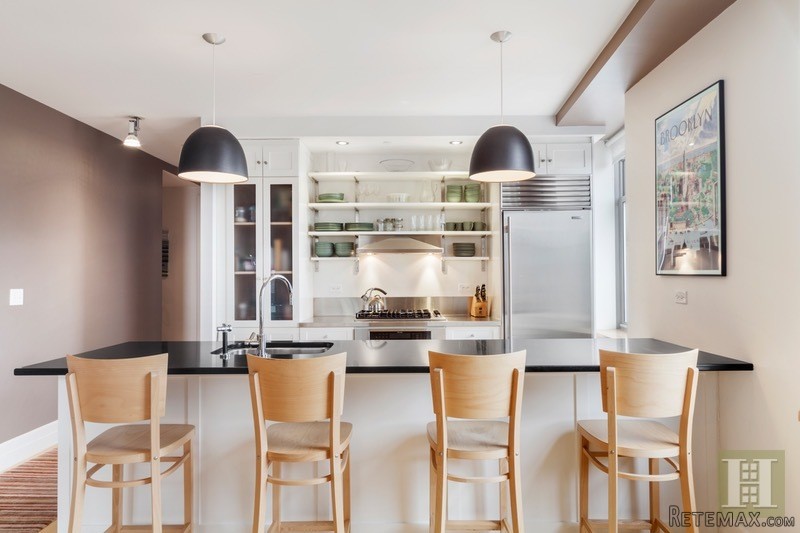 2 bedroom Apartment For Sale: 110..