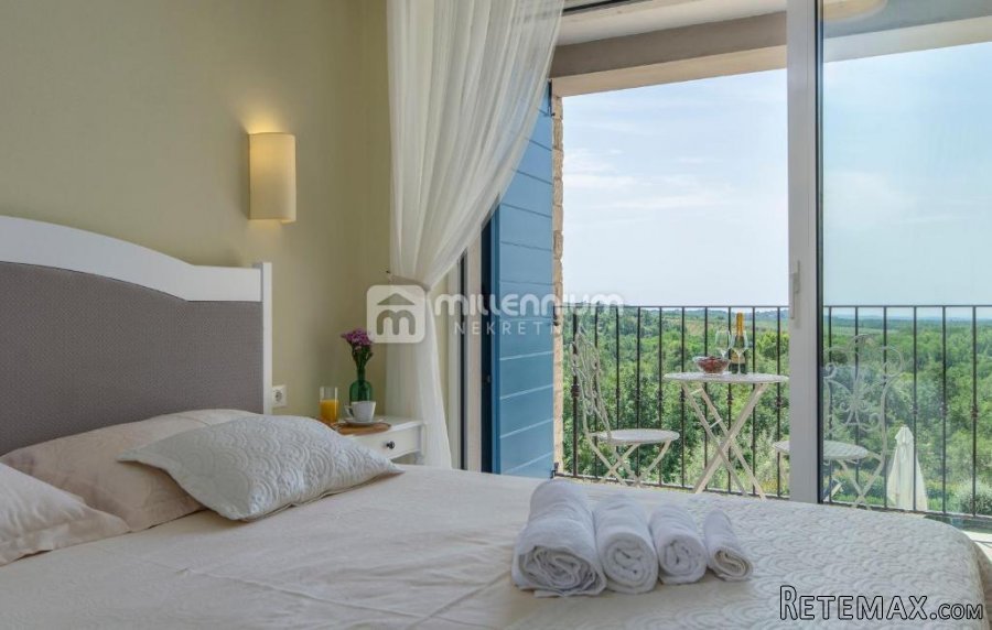 Istra, Višnjan, 350m2, samostojeća vila s bazenom - 10