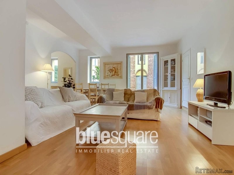 Antibes 3 bedroom apartment in the old..
