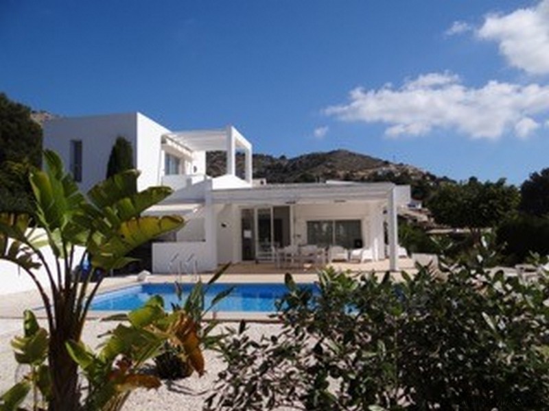 LUXURY VILLA FOR SALE IN JAVEA