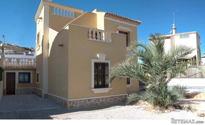 2 Bedrooms - Villa - Alicante - For Sale