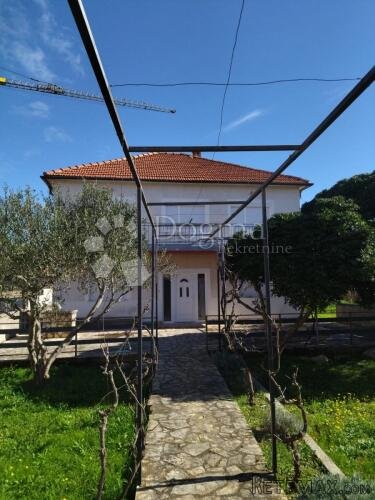 Srima - Dvije kuće na velikoj parceli u blizini plaže - 2