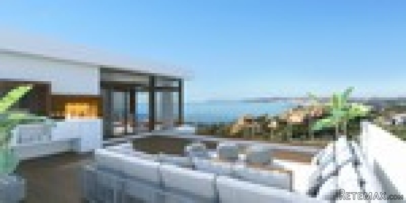 4 Bedrooms - Villa - Malaga - For Sale