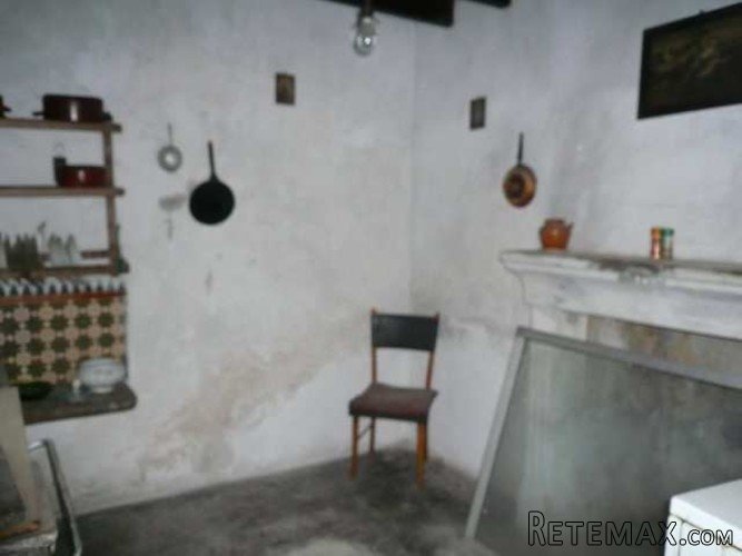 Large townhouse with garden to be restored. Parking space.. - 3