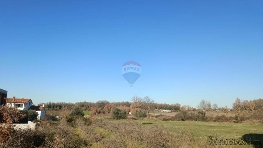 Istra, Poreč - Građevinsko zemljište 4 km od centra grada