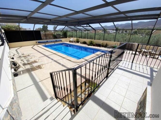 NEW LISTING TO VOSS HOMES - A large 4+ bed, 3.5 bath villa.. - 6