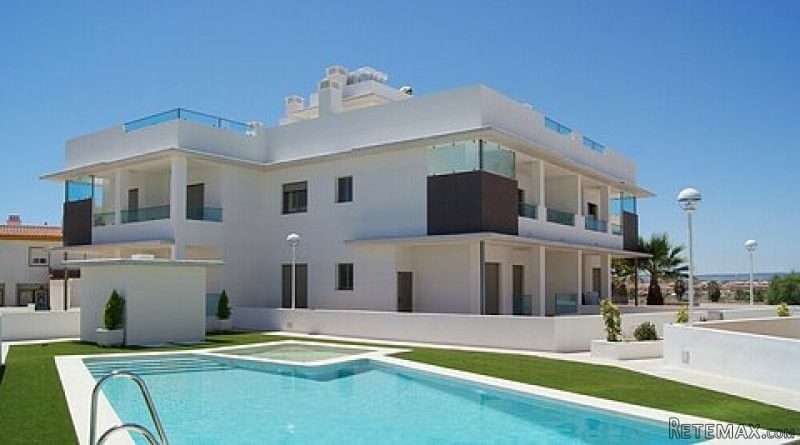 * 2 BED LUXURY MODERN PENTHOUSE
