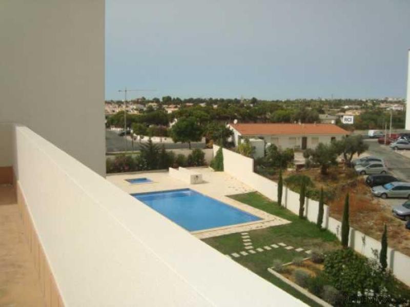 3 Bedrooms Flat For Sale - Faro