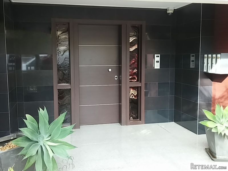 Luxury Penthouse Beach Flat only 100m..