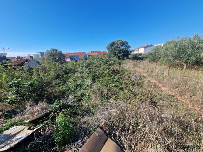 Bili brig - 1427 m2 za 3 stambene jedinice