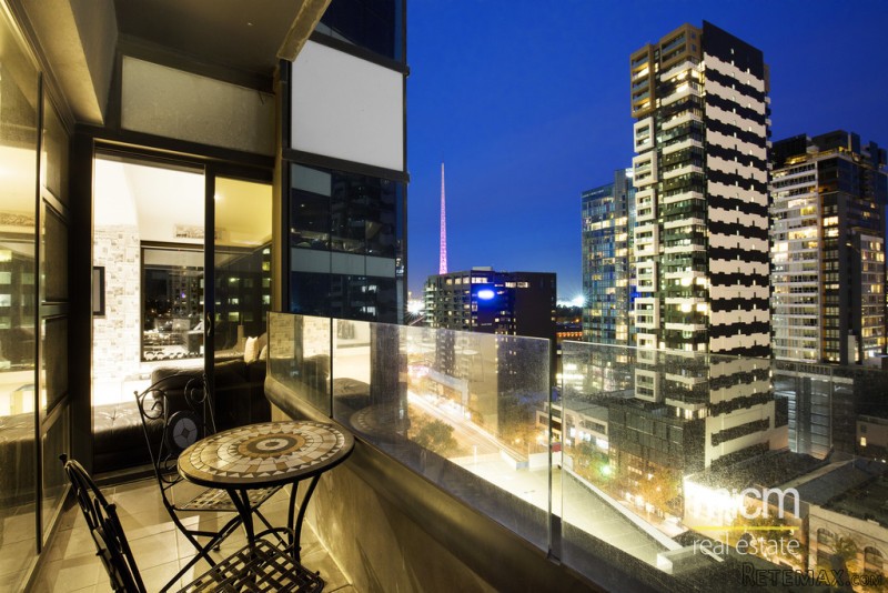 Expansive Living and a Eureka Tower Edge - 2