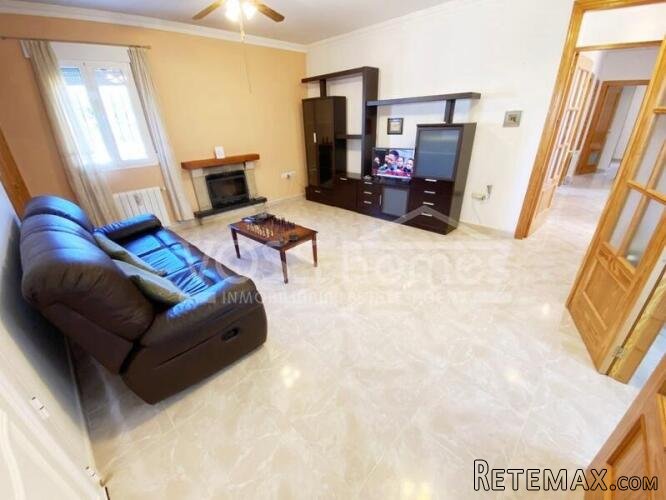NEW LISTING TO VOSS HOMES - A large 4+ bed, 3.5 bath villa.. - 10