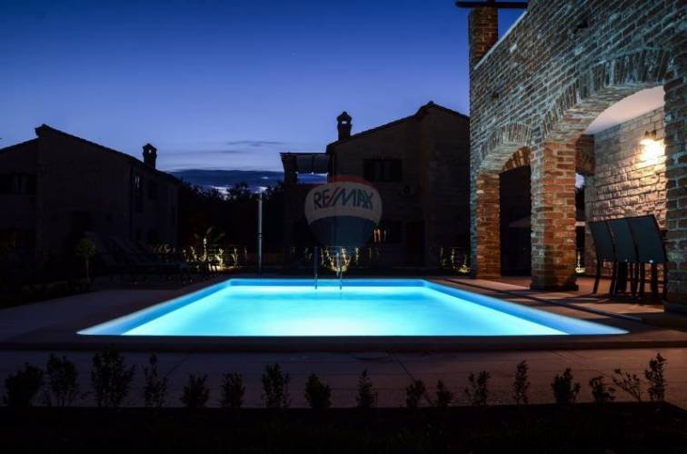 Kamena Villa u prekrasnom Resortu - 3