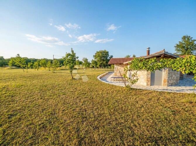 KAMENA ISTARSKA KUĆA – 3500 m² ZEMLJIŠTA I MIR - 3