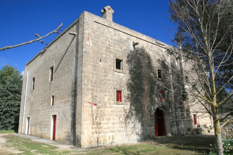 V000018, Farmhouse For Sale In..