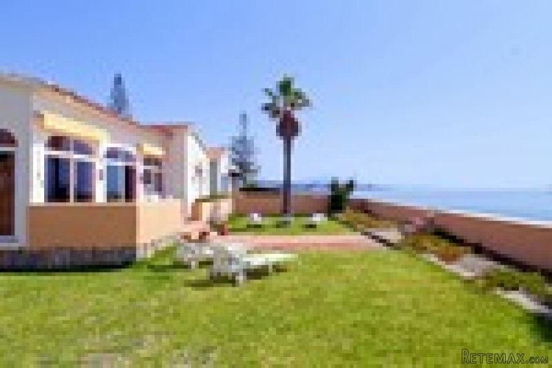 4 Bedrooms - Villa - Malaga - For Sale