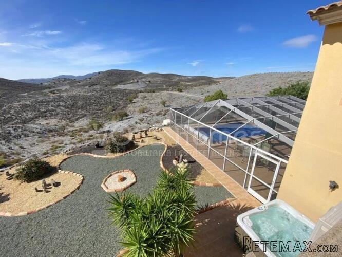 NEW & EXCLUSIVE TO VOSS HOMES - A large, WOW, light &.. - 5