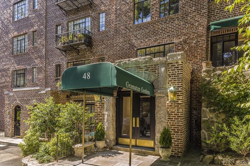 2 bedroom Commercial Property For Sale:..