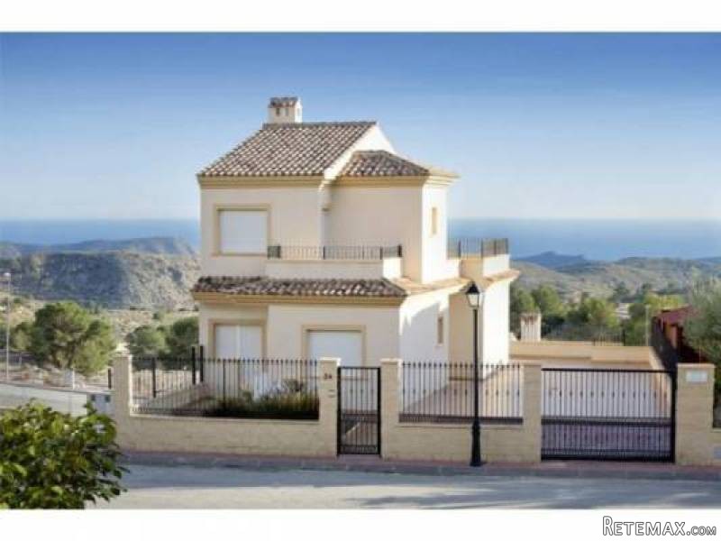 3 Bedroom 3 Bathroom Villa In El..