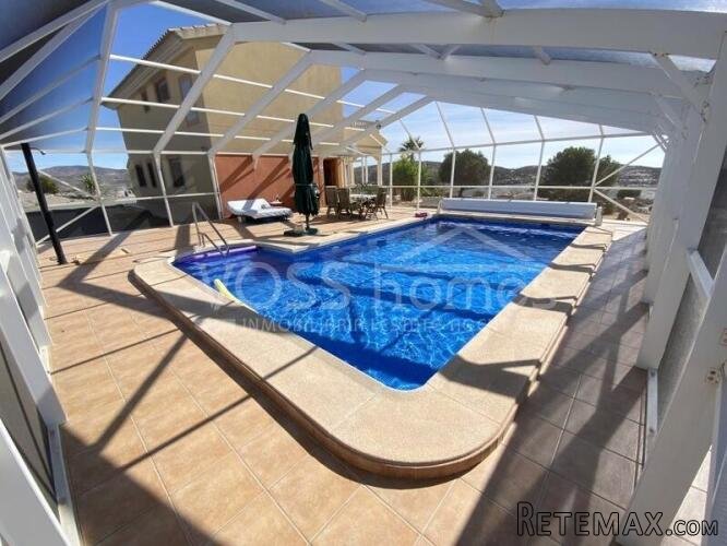 NEW & EXCLUSIVE TO VOSS HOMES - A large, WOW, light &.. - 8