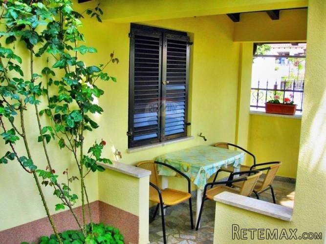POREČ-apartmanska kuća 700m od mora - 2