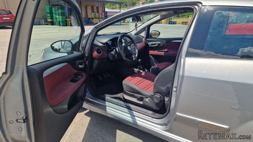 Fiat Grande Punto - 10