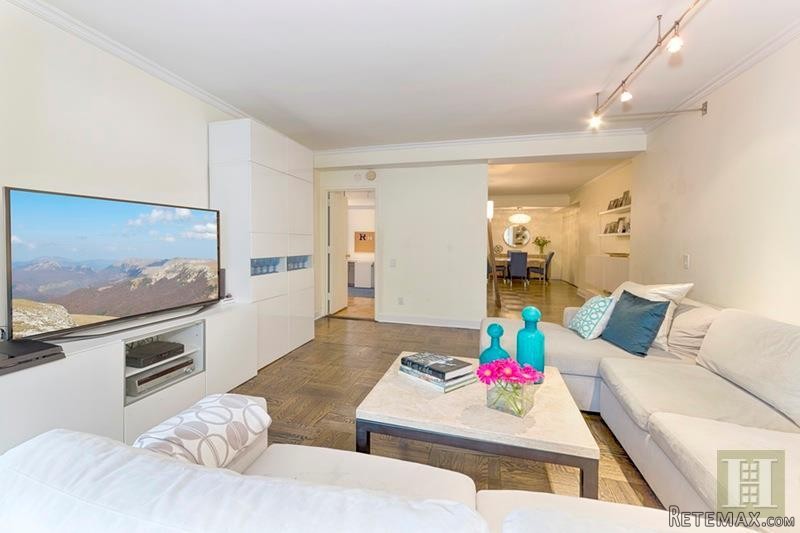 3 bedroom Apartment For Sale: 11.. - 2