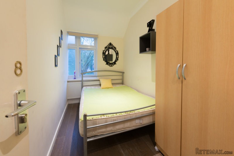 Single with single bed near Chiswick..