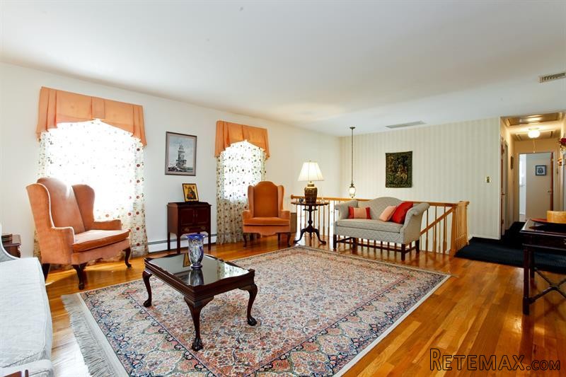 3 bedroom House For Sale: 2394 Mark.. - 2