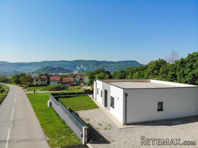 Buzet, atraktivna kuća s bazenom i prekrasnim pogledom - 2