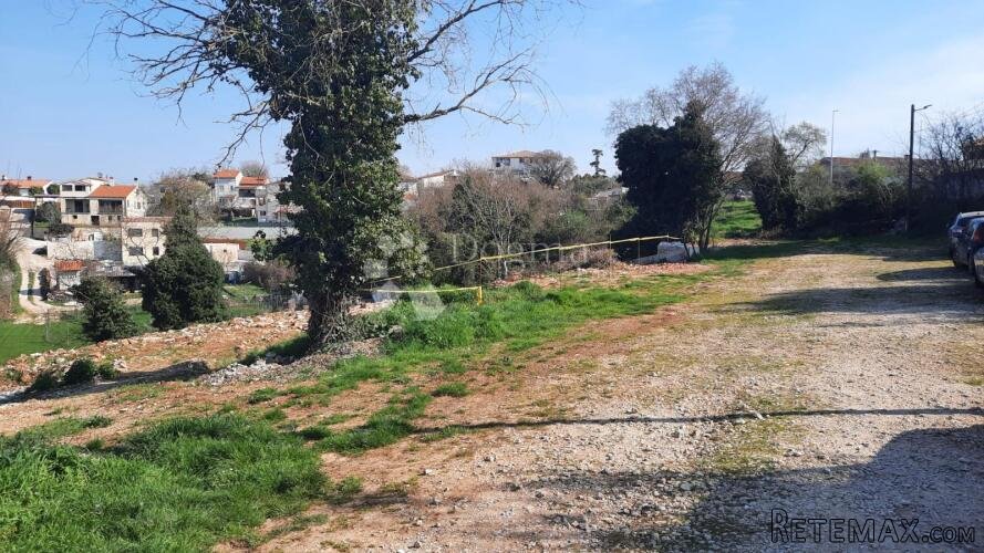 Investitorski HIT u centru Loborike – 800 m² za 2 dvojne kuć - 2