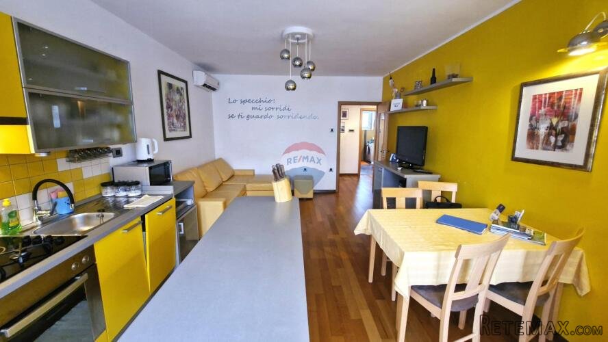 Istra, Pula, Centar - stan 62 m2, 2 balkona, parking, namješ - 2