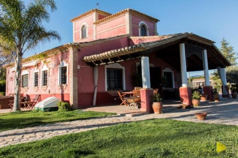Large 4 bedroom country House, Mula..