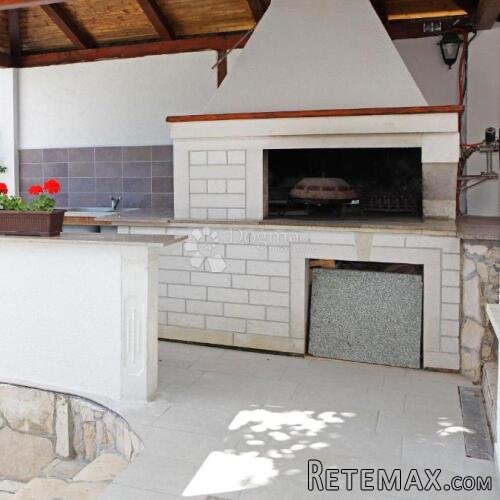 PRVI RED DO MORA: Samoodrživa apartmanska vila s uhodanim po - 2